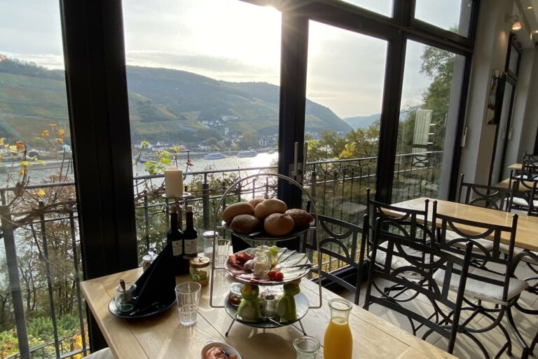 Frühstück Übernachtung Burg Rheinstein Mittelrheintal